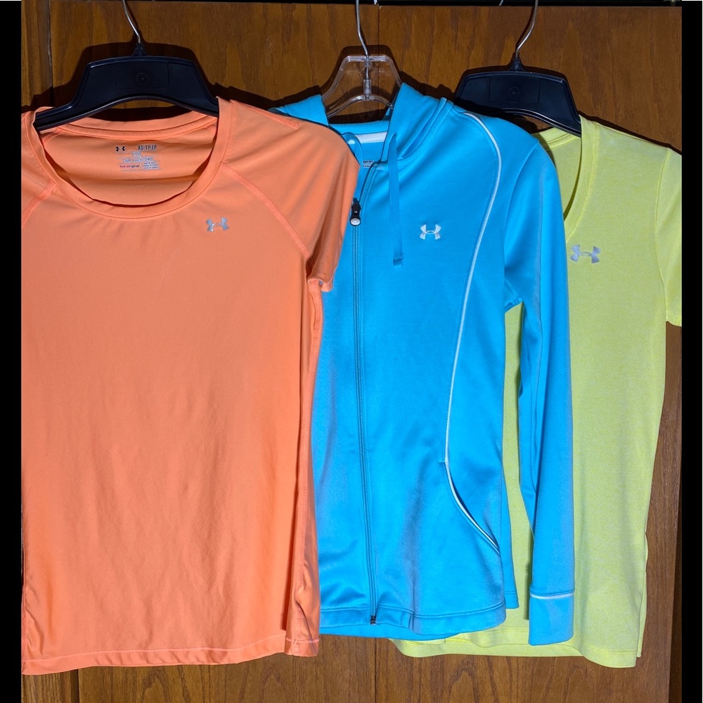 Three Women’s Under Armour Pieces 1) Zippered Hoodie, 2) Scoop Neck T’s. Size XS